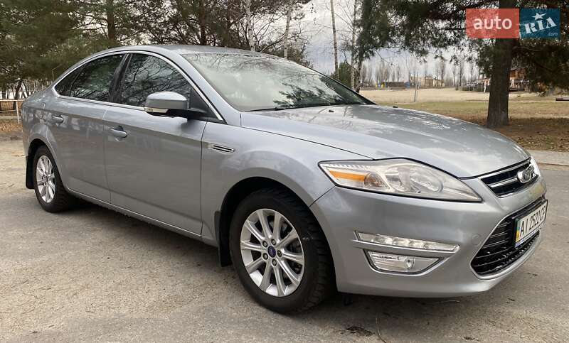 Седан Ford Mondeo 2011 в 