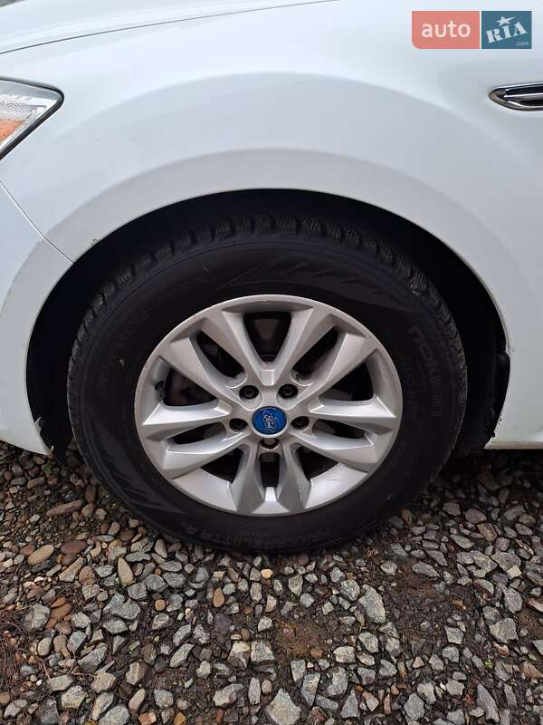 Седан Ford Mondeo 2012 в Мукачево