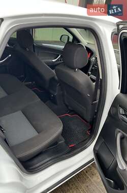 Седан Ford Mondeo 2012 в 