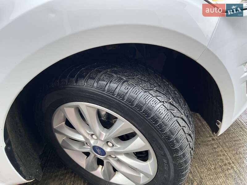 Седан Ford Mondeo 2012 в Новояворовске