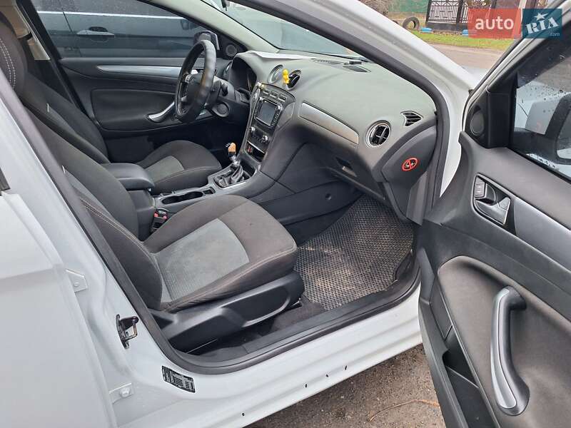 Седан Ford Mondeo 2012 в Баштанке