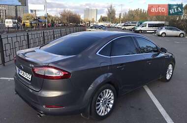 Седан Ford Mondeo 2012 в 