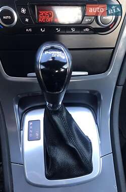 Седан Ford Mondeo 2012 в 
