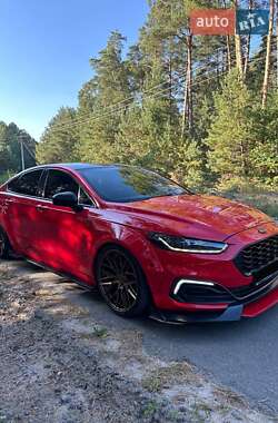 Лифтбек Ford Mondeo 2017 в 