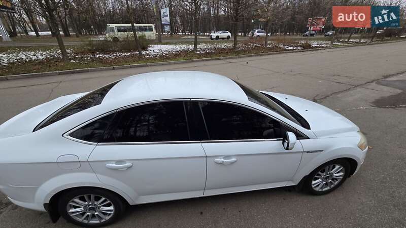 Седан Ford Mondeo 2012 в Умани