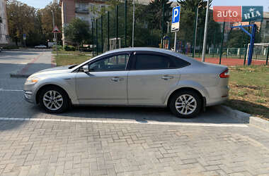 Седан Ford Mondeo 2012 в 