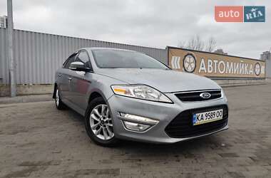 Седан Ford Mondeo 2012 в 