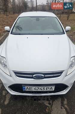 Седан Ford Mondeo 2012 в 