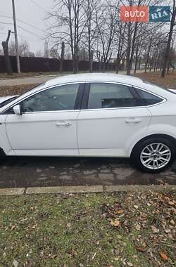 Седан Ford Mondeo 2012 в 