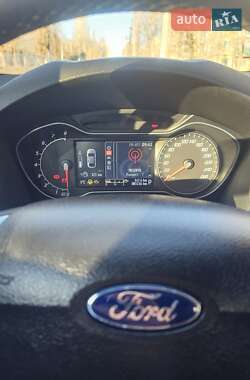 Седан Ford Mondeo 2012 в 