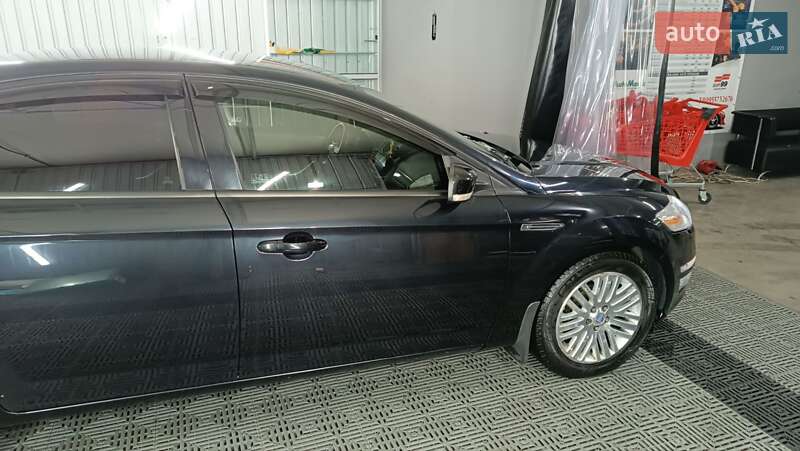 Седан Ford Mondeo 2011 в Києві