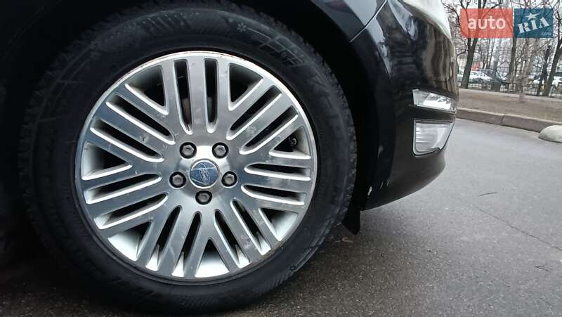 Седан Ford Mondeo 2011 в Києві
