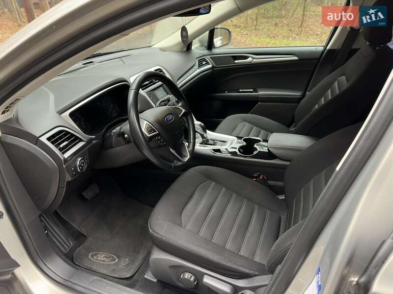 Лифтбек Ford Mondeo 2016 в Ровно