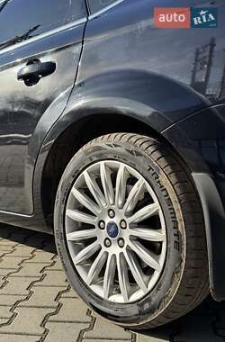 Седан Ford Mondeo 2012 в Львове