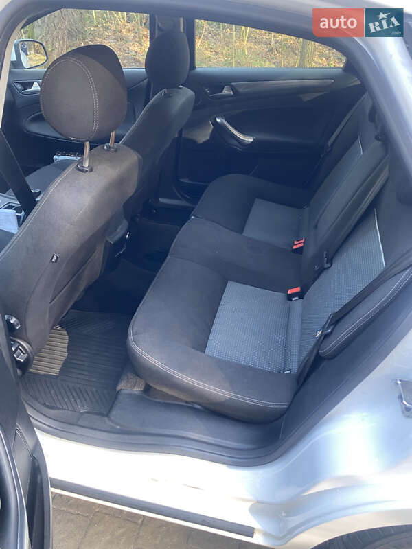 Лифтбек Ford Mondeo 2013 в Львове фото 5 Лифтбек Ford Mondeo 2013 в Львове