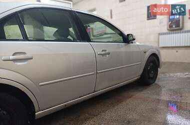 Седан Ford Mondeo 2001 в 