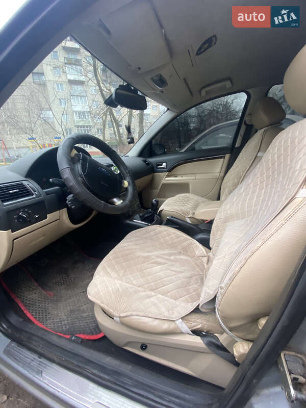 Седан Ford Mondeo 2003 в Шостке