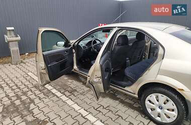 Лифтбек Ford Mondeo 2005 в Ровно