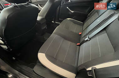 Седан Ford Mondeo 2012 в 