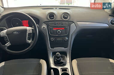 Седан Ford Mondeo 2012 в 