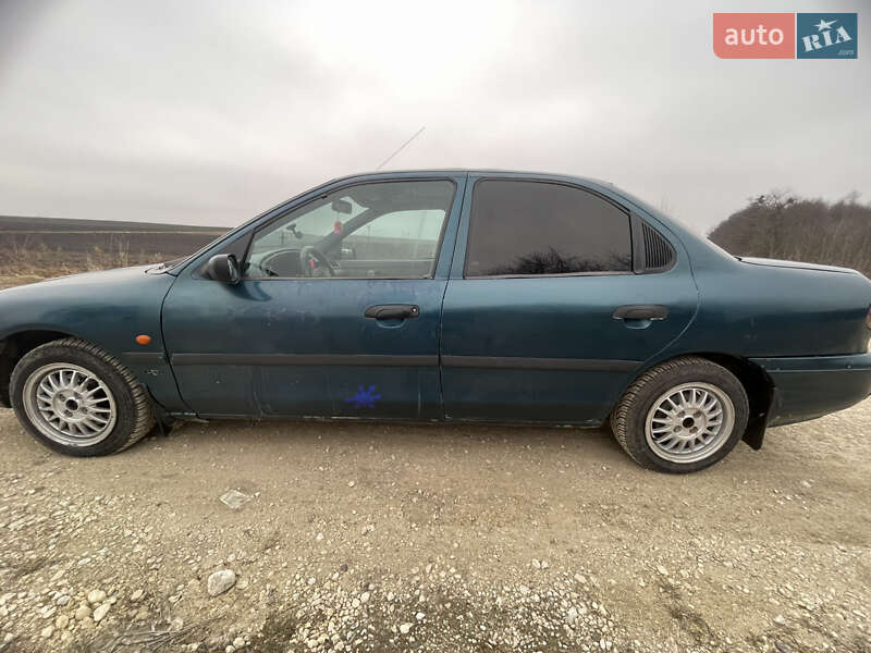 Седан Ford Mondeo 1993 в Городке