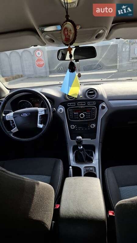 Седан Ford Mondeo 2012 в Львове