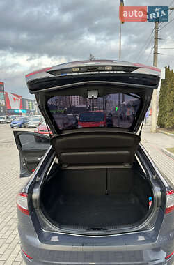 Седан Ford Mondeo 2010 в 