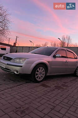 Лифтбек Ford Mondeo 2000 в 