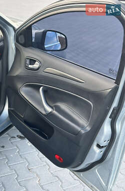 Лифтбек Ford Mondeo 2007 в 