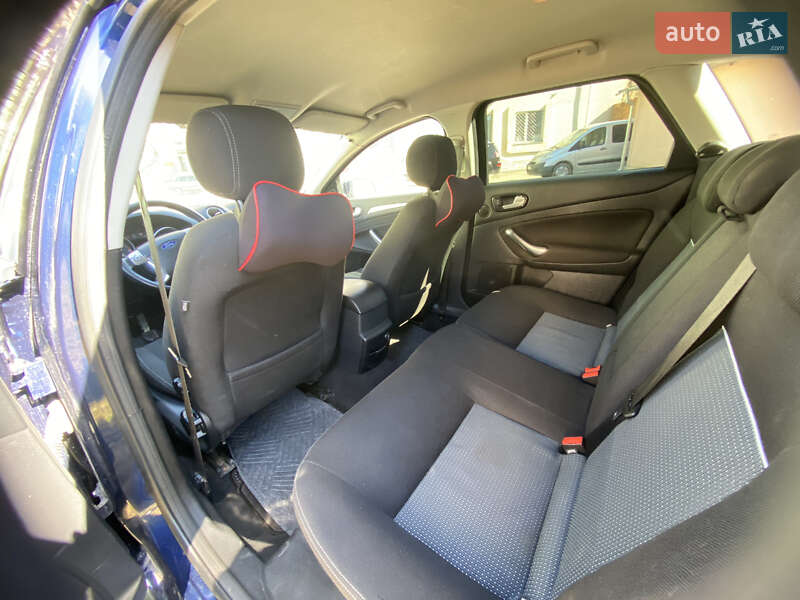 Універсал Ford Mondeo 2010 в Волочиську