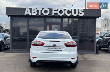 Седан Ford Mondeo 2012 в 