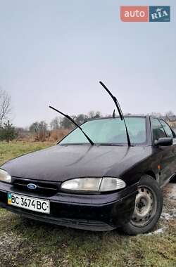 Лифтбек Ford Mondeo 1995 в Мостиске