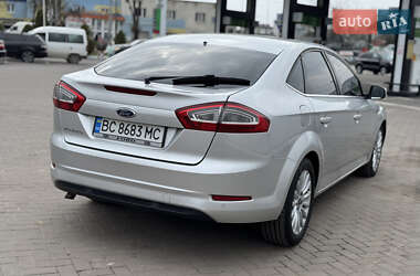 Седан Ford Mondeo 2013 в 