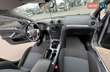 Седан Ford Mondeo 2013 в 