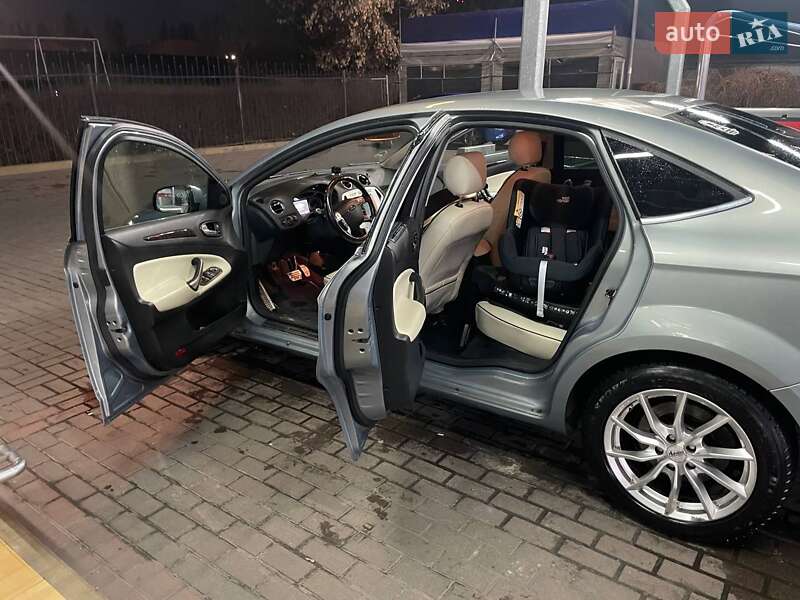 Седан Ford Mondeo 2009 в Киеве