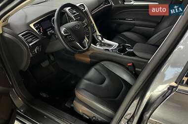 Седан Ford Mondeo 2016 в 