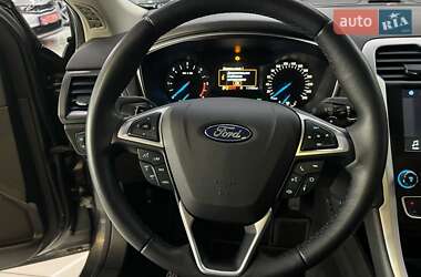 Седан Ford Mondeo 2016 в 