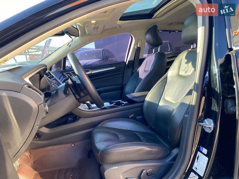 Седан Ford Mondeo 2016 в Львове