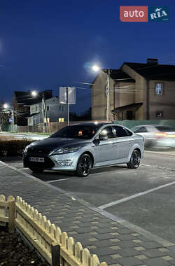 Седан Ford Mondeo 2012 в 