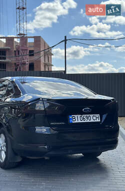 Седан Ford Mondeo 2012 в 