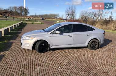 Седан Ford Mondeo 2013 в 
