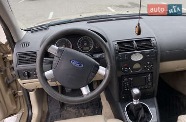 Седан Ford Mondeo 2001 в 