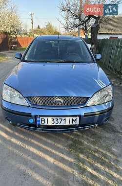 Лифтбек Ford Mondeo 2002 в 
