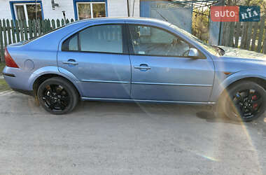 Лифтбек Ford Mondeo 2002 в 