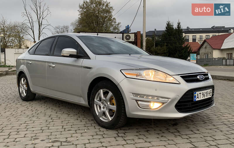 Лифтбек Ford Mondeo 2012 в 