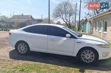 Седан Ford Mondeo 2012 в 