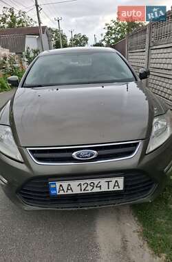 Седан Ford Mondeo 2014 в 
