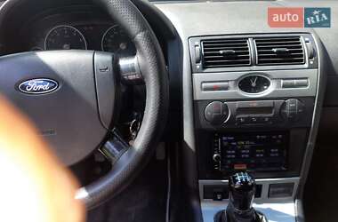 Седан Ford Mondeo 2005 в 