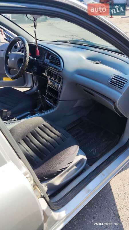 Седан Ford Mondeo 1993 в Шполе