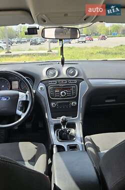 Седан Ford Mondeo 2011 в 